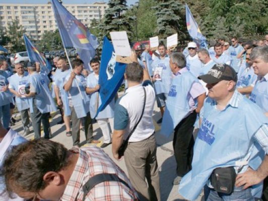 Feroviarii ameninţă cu declanşarea conflictului colectiv de muncă